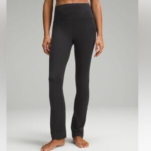 Lululemon Align High-Rise Mini-Flare Pant
*Extra Short* in black size 8